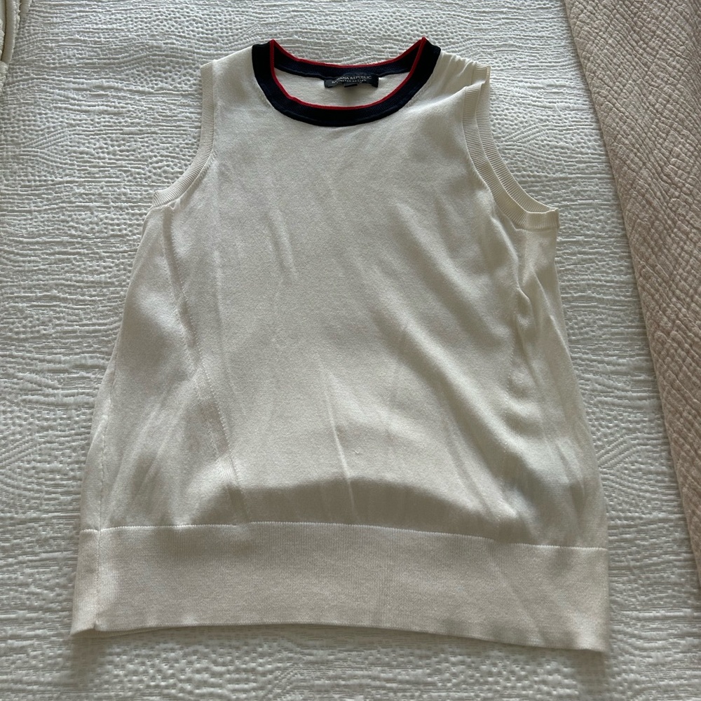 Banana republic sweater vest top. Size s